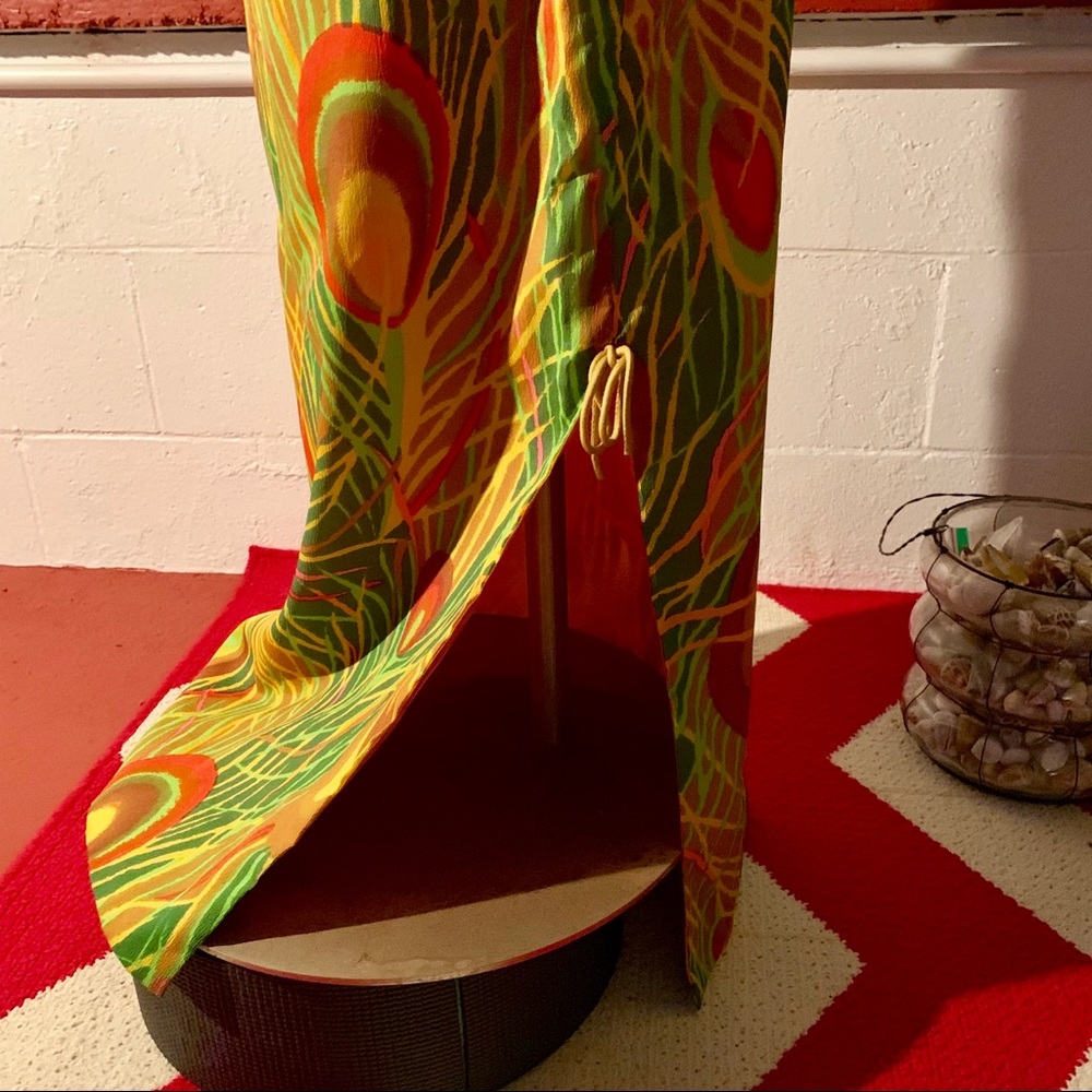 Vintage 60s Hawaiian Peacock-Print Pake Mu Dress - image 4